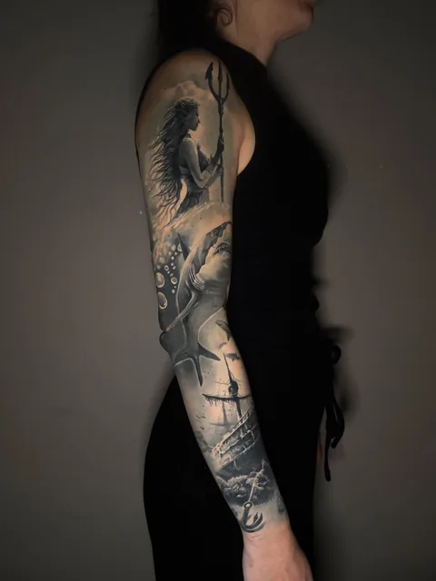 Arm-Sleeve mit Meerjungfrau, Hai und Schiff, Black & Grey