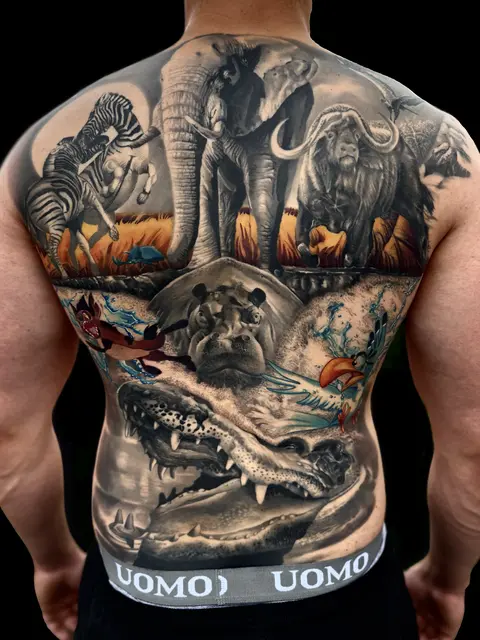 Rückenstück mit Zebras, Elefant, Büffel und Krokodilen, Black & Grey mit farbigen Akzenten