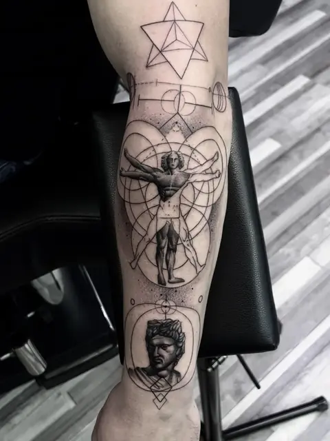 Vitruvianischer Mensch mit geometrischen Linien und Büste am Unterarm, Black & Grey